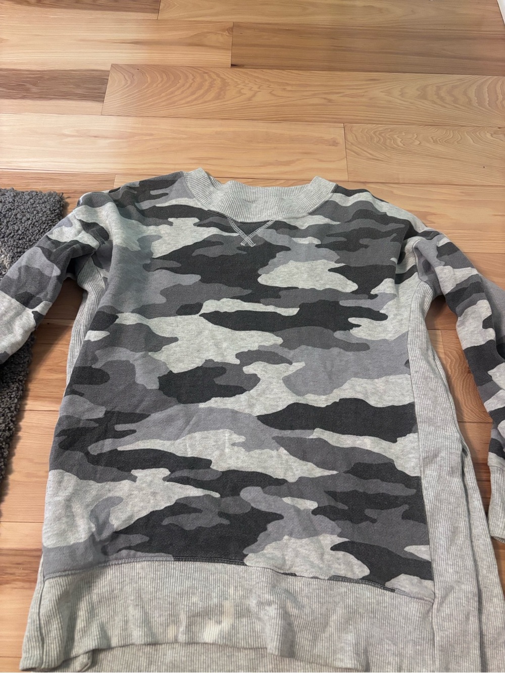 aerie Gray & Charcoal Camo Crew Sweatshirt